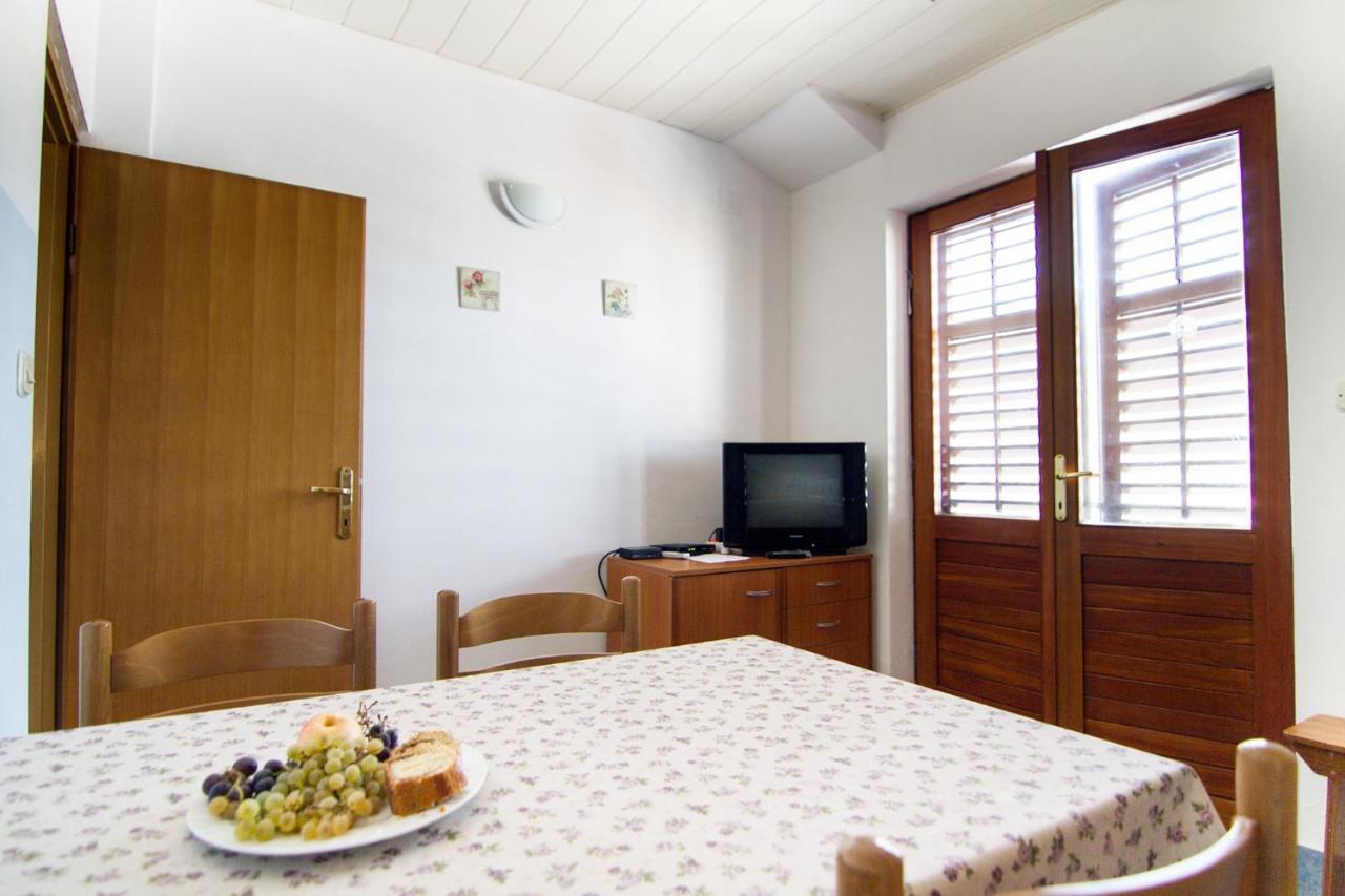 Apartment Stomorska 8650A Bagian luar foto